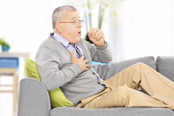 боль в спине при кашле причины