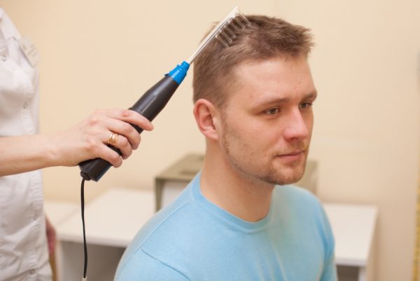 Болит макушка головы выпадают волосы